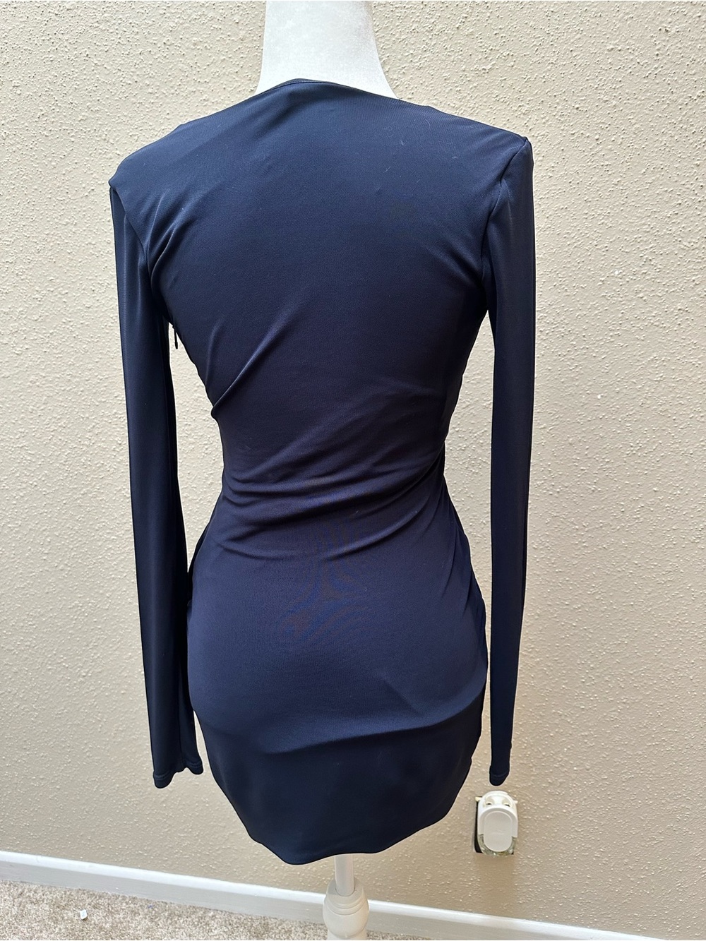 Halston Heritage Ruched V-Neck Wrap Bodycon Mini Dress Asymmetric Stretch Sz 0 - Picture 3 of 11